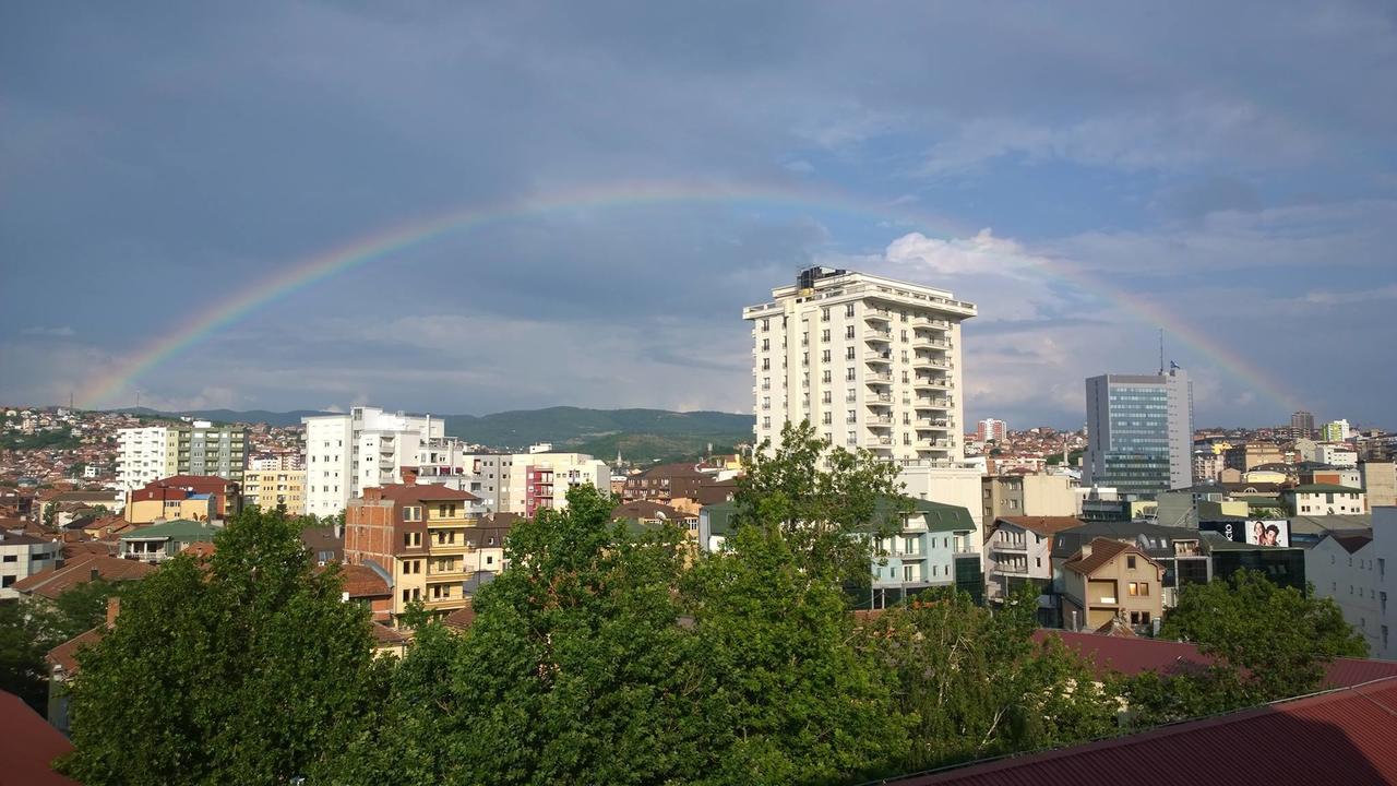 Redon'S City Center Apartment Pristina Exterior photo